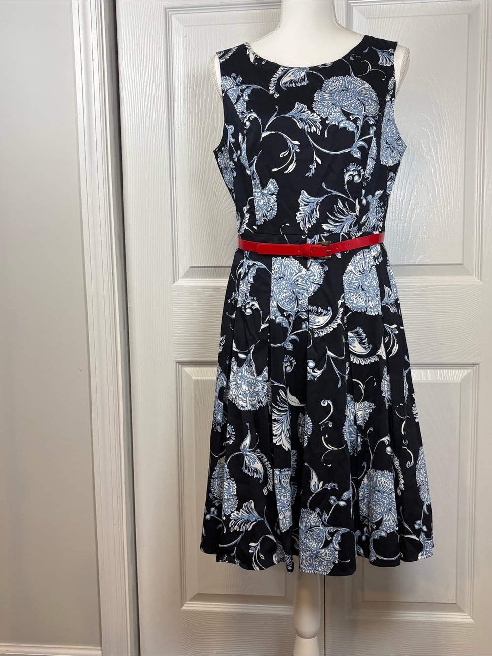 Tommy Hilfiger Blue White Floral Fit Flare Dress Red Belt Preppy Size 10